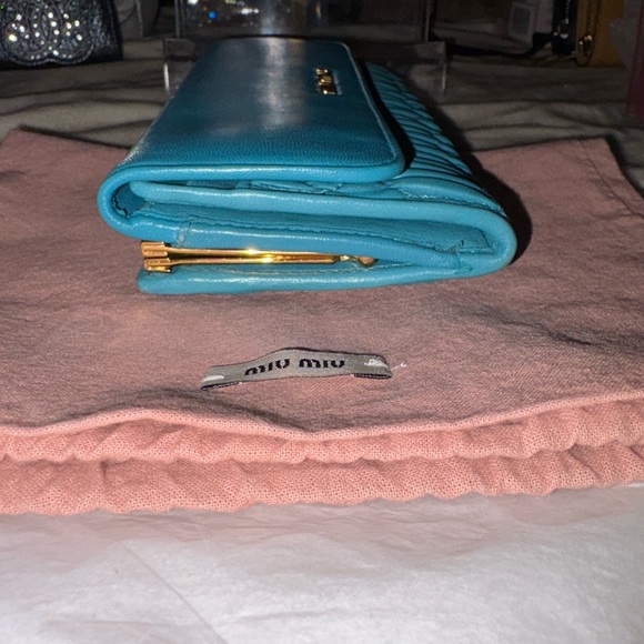 Miu Miu Turquoise Wallet with Kiss lock. - Picture 12 of 14